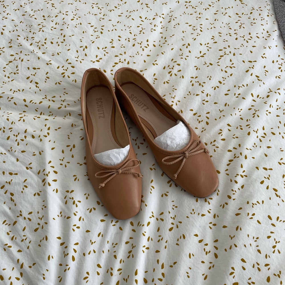 NWT Schutz Arissa Flats